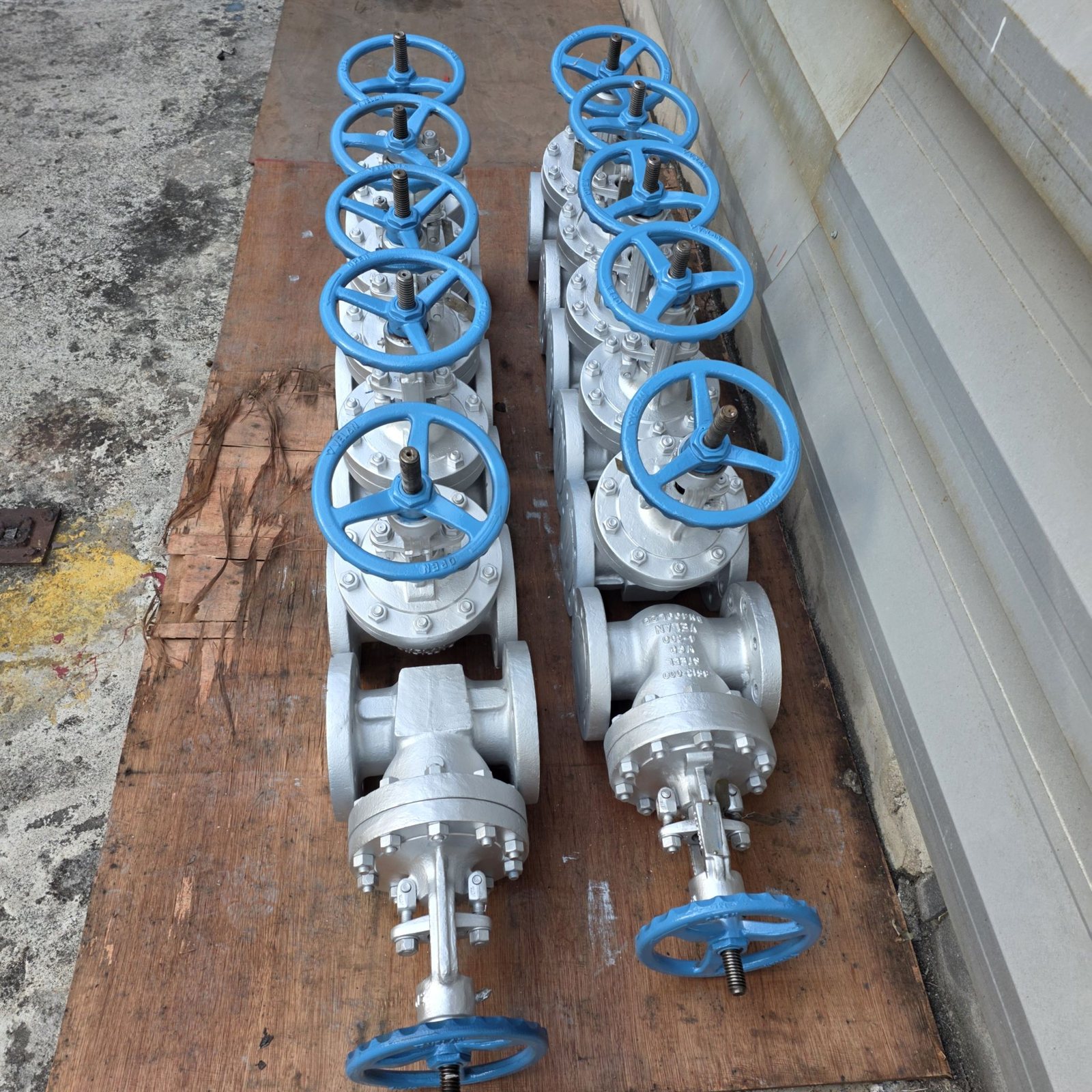 Overhauled gate valves ready for return