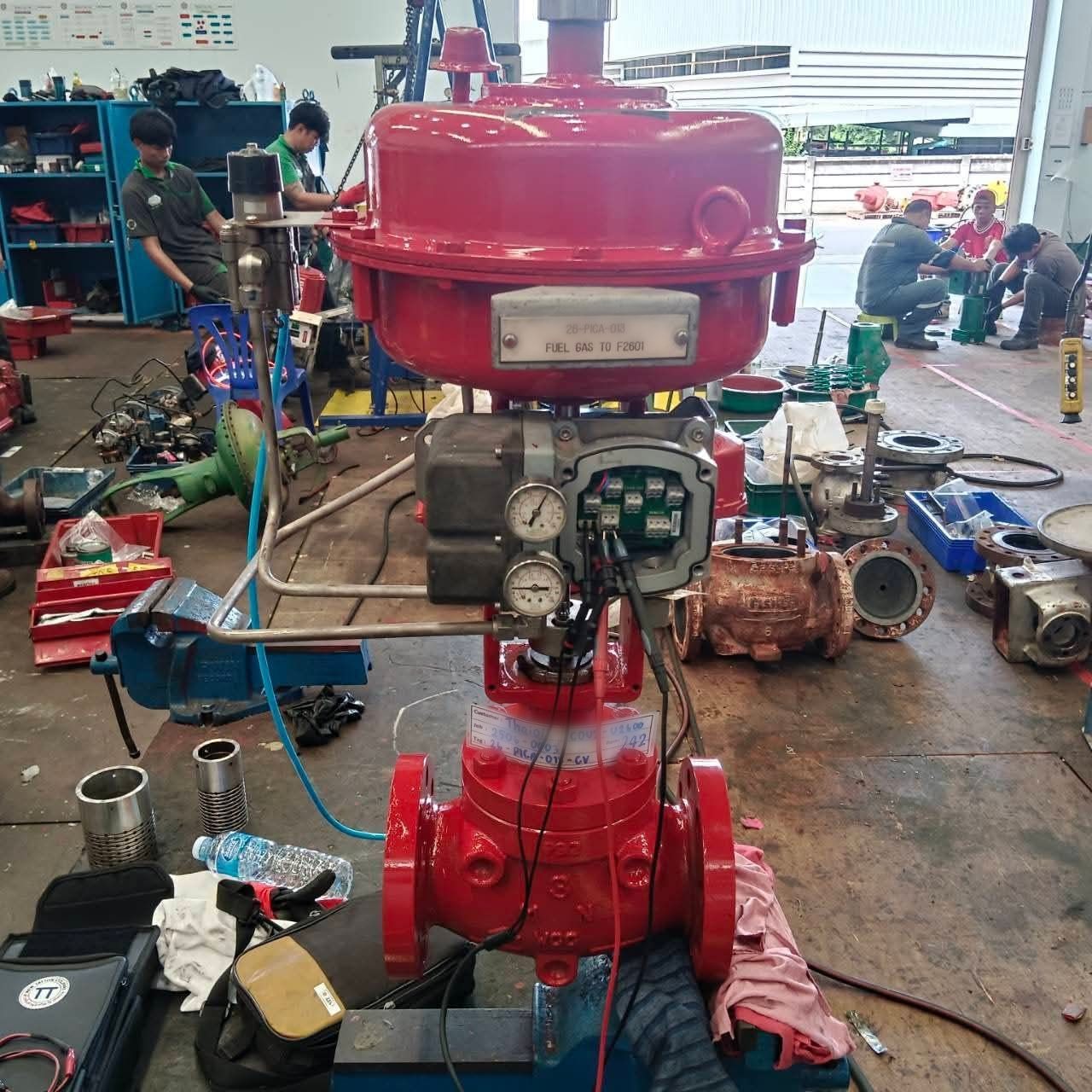 Control valve with positioner under service